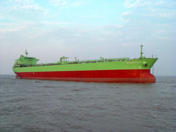 73000吨油船
